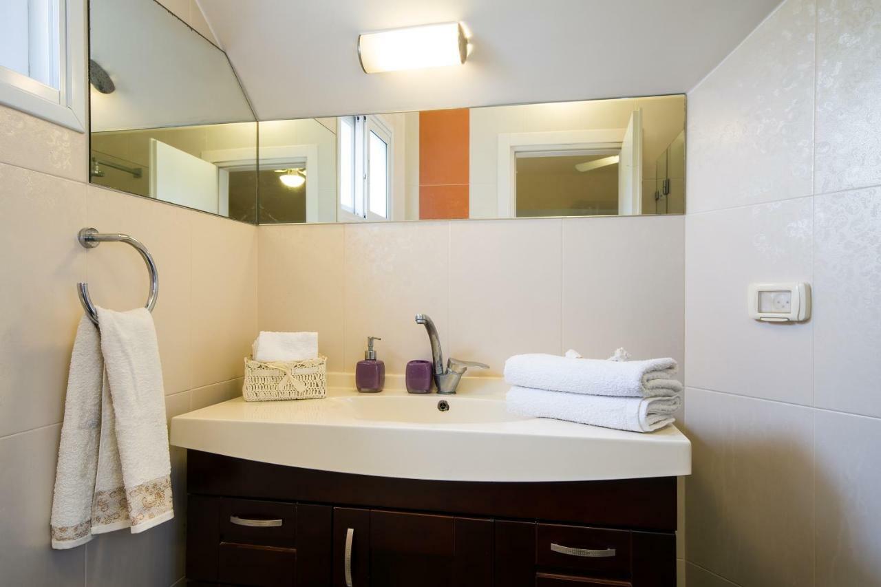 Homey Suite In Zichron Yaakov Zikhron Ya'akov Ngoại thất bức ảnh