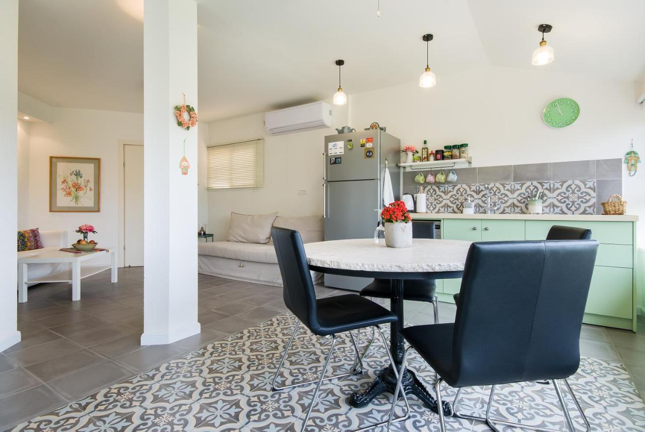 Homey Suite In Zichron Yaakov Zikhron Ya'akov Ngoại thất bức ảnh